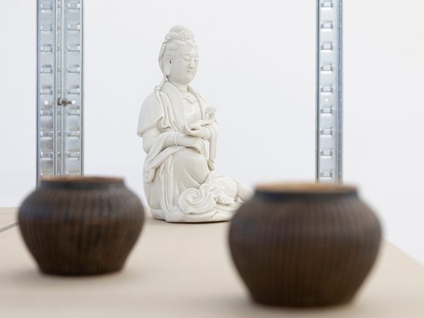 Guanyin – Dehua porcelain | boa-basedonart | photo Johannes Poettgens