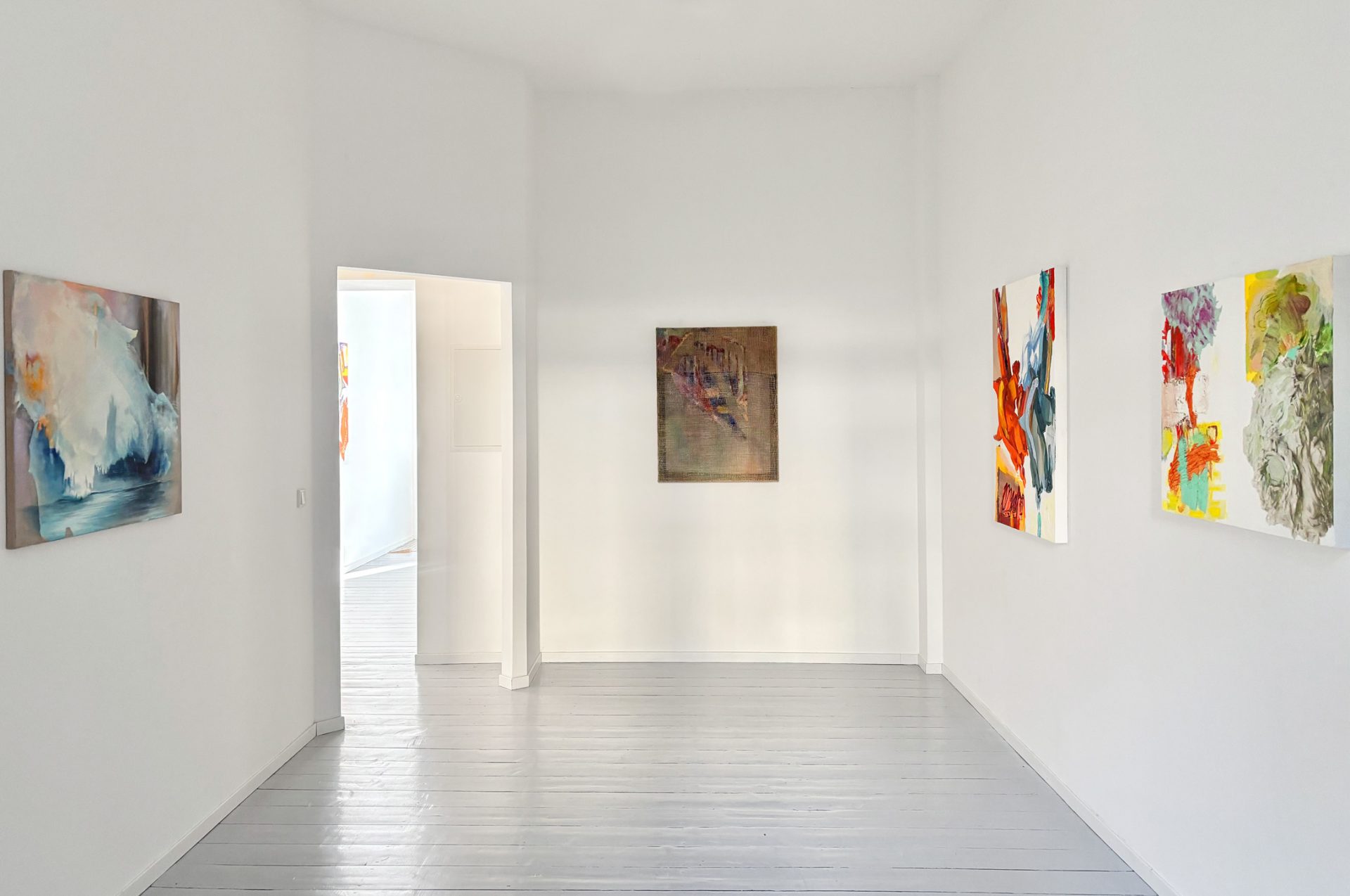 Surface As Field | back room left Angelika J.Trojnarski, middle Jutta Haeckel, right Pia Fries | boa-basedonart